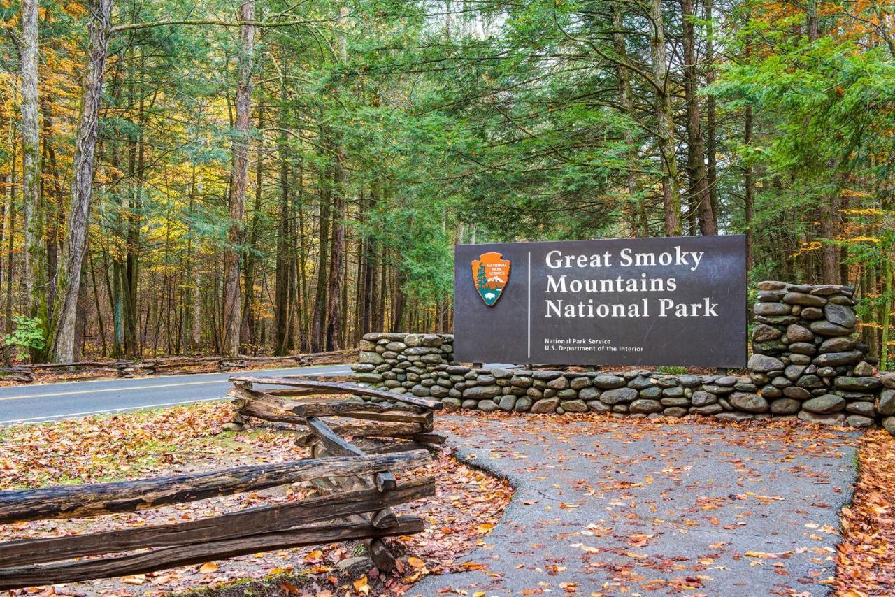 Smoky Mountain Splash ガトリンバーグ エクステリア 写真